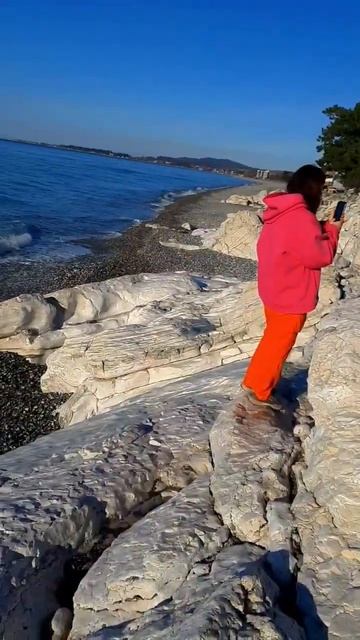 Абхазия белые скалы.Были? #море #горы #пляж #абхазия смотреть онлайн