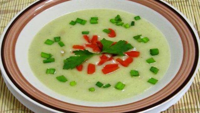 Суп-пюре с картофелем и сельдереем