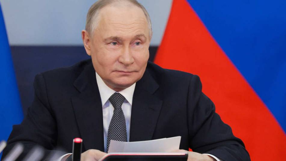 Путин передал послание верховному лидеру Ирана Хаменеи