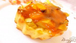 Галеты с яблоками и абрикосовым джемом