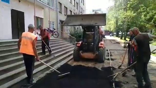 Асфальто укладчик АМКОДОР 211..может всё..) смотреть онлайн