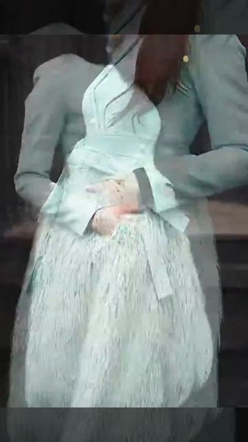 Пальто с мехом ламы смотреть онлайн