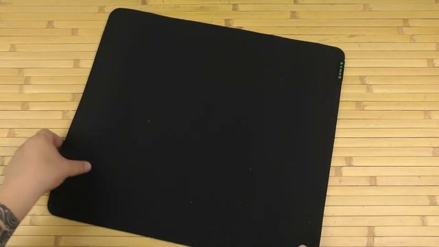 Распаковка Razer Gigantus V2 L Speed/Control (RZ02-03330300-R3M1)
