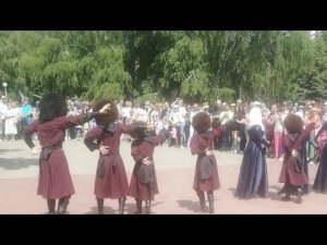 5 ИЮНЯ ТОЛЬЯТТИ LIVE: ДЕНЬ ГОРОДА В ПАРКЕ ПОБЕДЫ ДЖИГИТЫ ТАНЦУЮТ -YOUTUBE