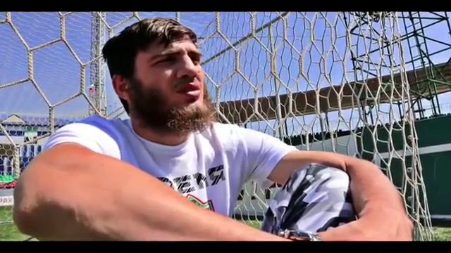 Umar Salamov and Detroit trainer Rick Phillips go through training routine смотреть онлайн