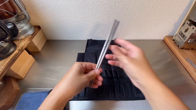 【速報・ダイソー 新商品】吊り下げ＆スタンド使用可能なカトラリー収納ポーチが発売になりました！ 最速でレビューします！【キャンプ道具】【カトラリー収納ポーチ】【100均アウトドア】#96 смотреть онлайн