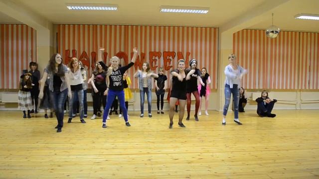 Эксклюзив - Веселая танец. Или Опа Колбаса. 31.10.12г.