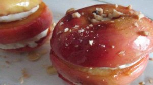 Яблоки с сыром