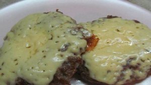 Зразы с перепелиными яйцами и сыром