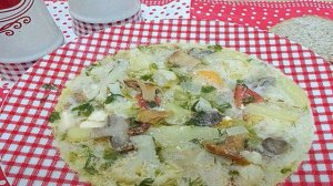 Овощной суп с маслятами и лисичками