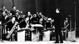 Оркестр п/у Вадима Людвиковского - Майский ветерок