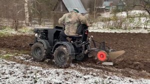Минитрактор переломка 4х4. Осенняя вспашка 2
