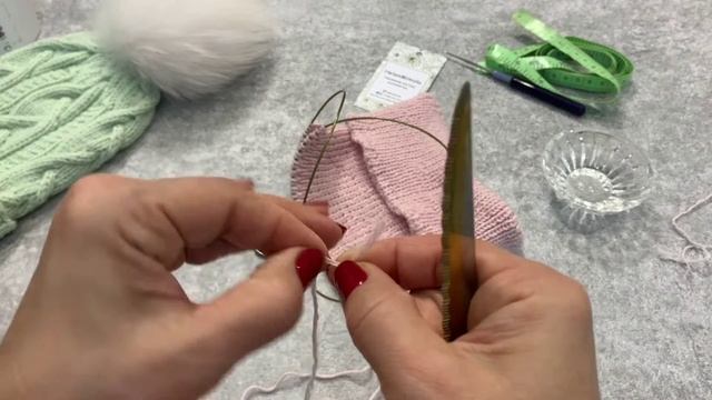 Как соединить две шерстяные нити