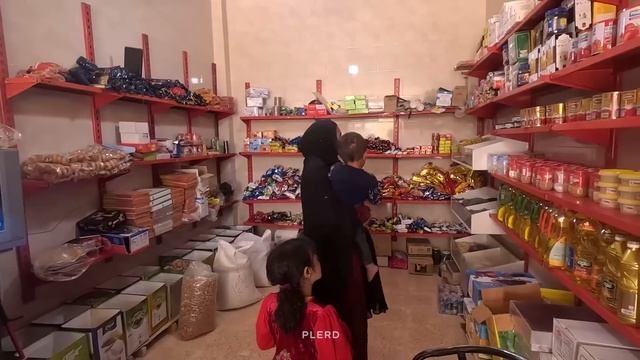 Resilient Mother's Journey to Purchase Roof Wooden Beams for Her Home смотреть онлайн