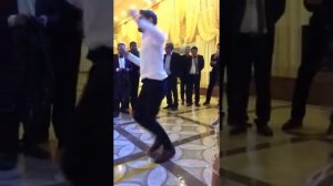 Цыган танцует венгерку на свадьбе / Gipsy