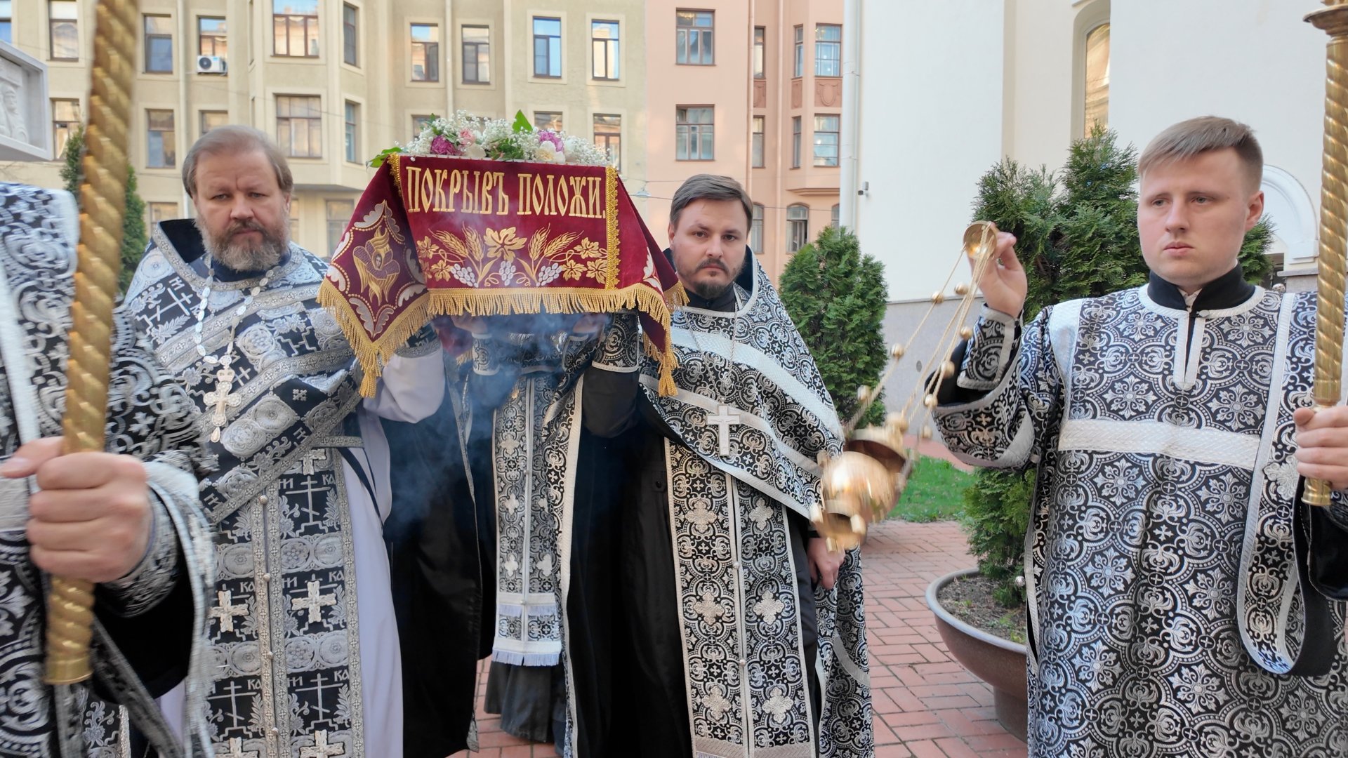 Великая Суббота. Чин Погребения (18.04.2025) смотреть онлайн