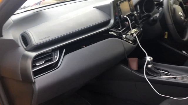 Toyota C-HR AWD - Walkthrough Review смотреть онлайн