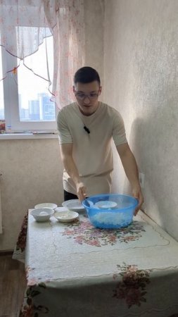 Смешиваем продукты для Сырников