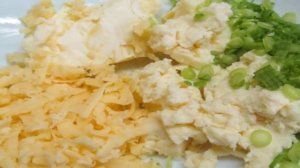 Закусочный рулет из буженины и сыра