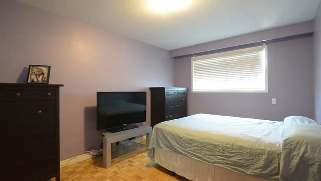 1854 Bonnymede Drive Mississauga, Helen Kostopoulos смотреть онлайн