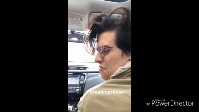 Riverdale Actors in Paris ( Cole Sprouse - Lili Reinhart... ) RIVERCON смотреть онлайн