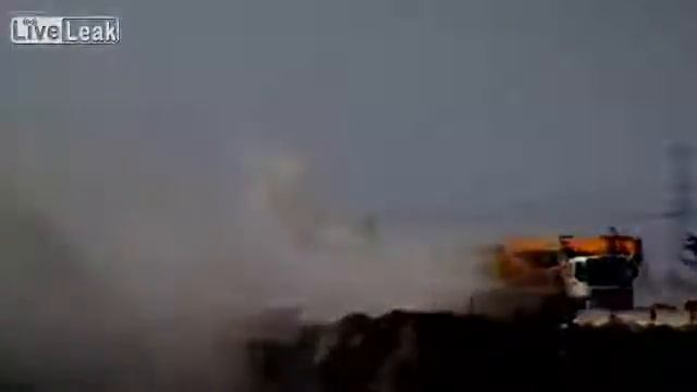 Танк подорвался на СВУ / Tank expolsion смотреть онлайн