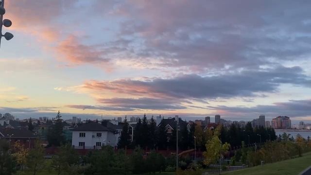 Толпа и ритм: уличные сцены Казани под расслабляющий звуковой фон – The Travel Chronicles