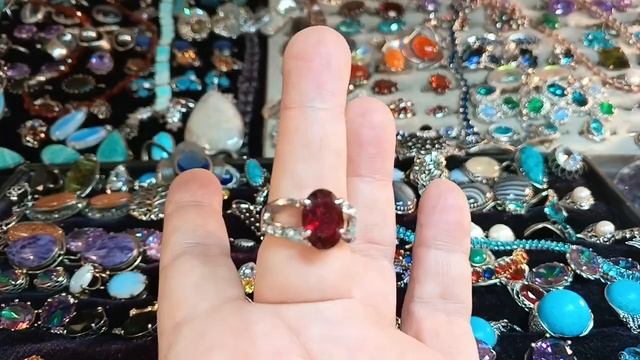 Распродажа колец с камнем серебра и посеребрения ,распродажа действует три дня.