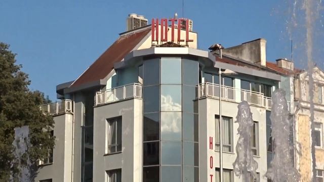 Фонтан пред Хотел Сити Марк Варна смотреть онлайн