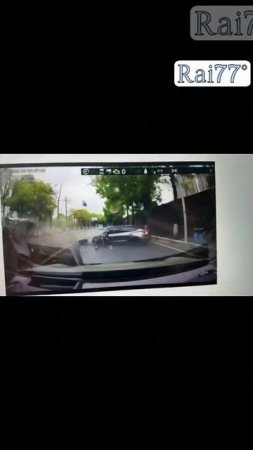 Китайский автовладелец пережил стремительное ДТП