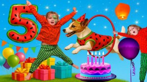 ДЕНЬ РОЖДЕНИЕ БЛОГЕРА ЛИЯ БУМ Пижамная вечеринка с цирком собачками и сюрпризами - Видео для детей