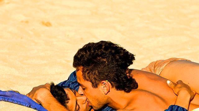 Слушать новинки музыки онлайн. Хит лета! Как же девуш... смотреть онлайн