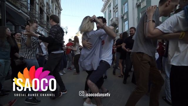 Paco Sanmartin and Arina Hamidova open air Salsa Dancing in Respublica Vosmera 01.05.2018