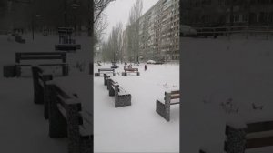 RUSSIA _ТОЛЬЯТТИ БУЛЬВАР ГАЯ СНЕГ ИДЕТ, НАРОД ГУЛЯЕТ, УРРА-YOUTUBE