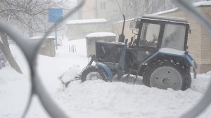 Чистка снега трактором МТЗ!!!