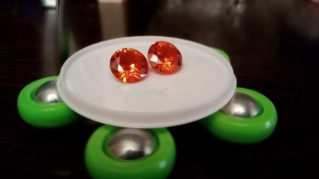 Искусственный сапфир.