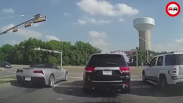 Эти нелепые Аварии и ДТП нужно показывать в автошколе, разбирать и анализировать. НЕ ПОВТОРЯТЬ!!!
