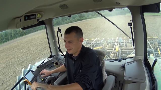 Предпосевная подготовка почвы культиватором Multiva OPTIMA 700.