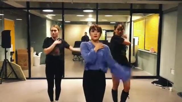 WAACKING ROUTINE - REALSPIN смотреть онлайн