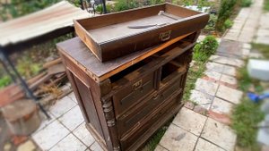 Некоторые, такую мебель выбрасывают, а я удачно продал.