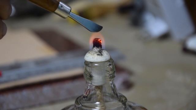 Карандашница с функцией беспроводной зарядки для телефона