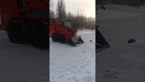 работа фронтального мини погрузчика Мумс 11 барс
