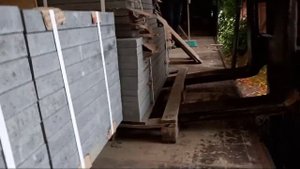 Львовский погрузчик 5 тонн. Разгрузка фуры.