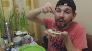 ЭПИЧНЫЙ НОЧНОЙ ОБЖОР МУКБАНГ НА СЛОЕНОЕ САЛО С ЧЕСНОКОМ И ПЕРЦЕМ