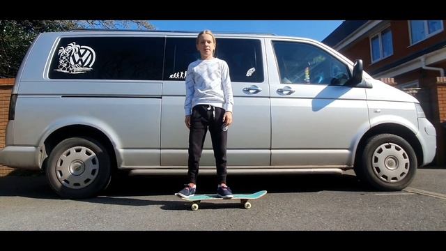 Roxy's Skate Tutorials - How to Ollie смотреть онлайн