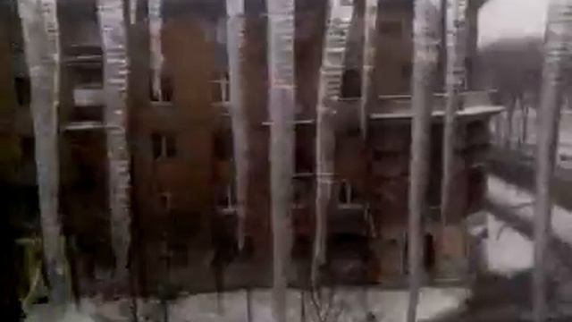Сосульки на балконе Киев