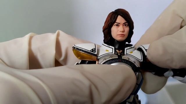 Unboxing & review : Bandai shf Kamen rider Ixa (Indonesia). Apa benar mukanya kayak gini?