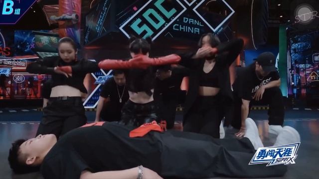 《这！就是街舞3》EP04 35v35 齐舞 B组 Street Dance of China S3 смотреть онлайн
