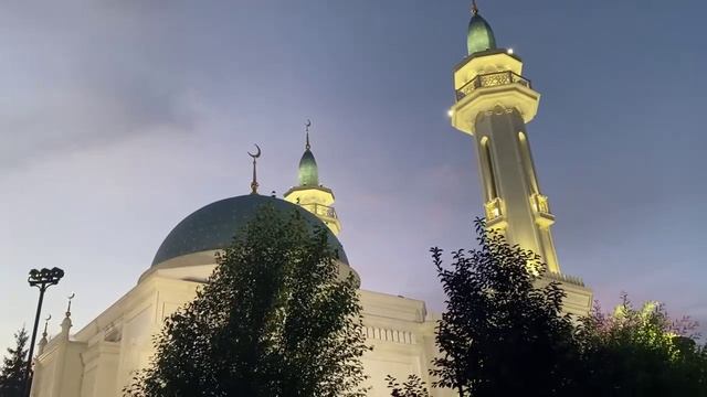 Закат на городской набережной: видеопрогулка для тишины и уюта – The Travel Chronicles