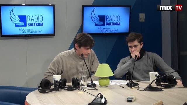 Актеры рижского театра ОСА Юрий Лунык и Евгений Леонов в программе "Зеленая лампа" #MIXTV смотреть онлайн